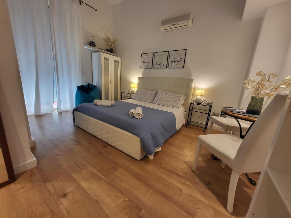 Living Cagliari Marina Bed and Breakfast Exterior foto