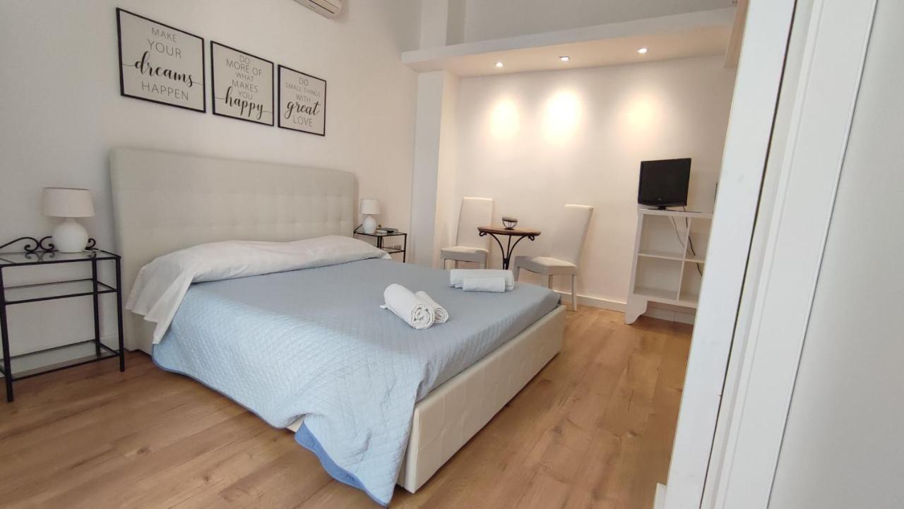 Living Cagliari Marina Bed and Breakfast Exterior foto